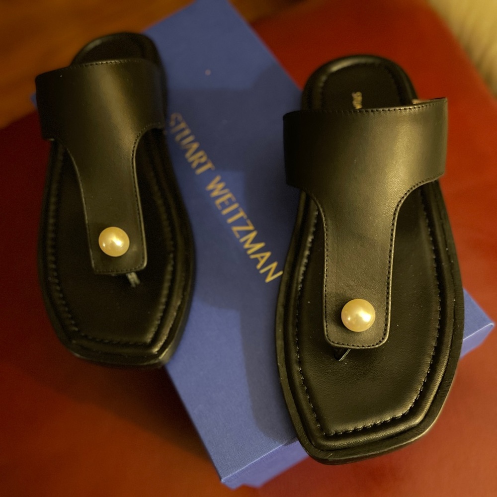 Stuart Weitzman Goldie Flat Sandals Black 7.5